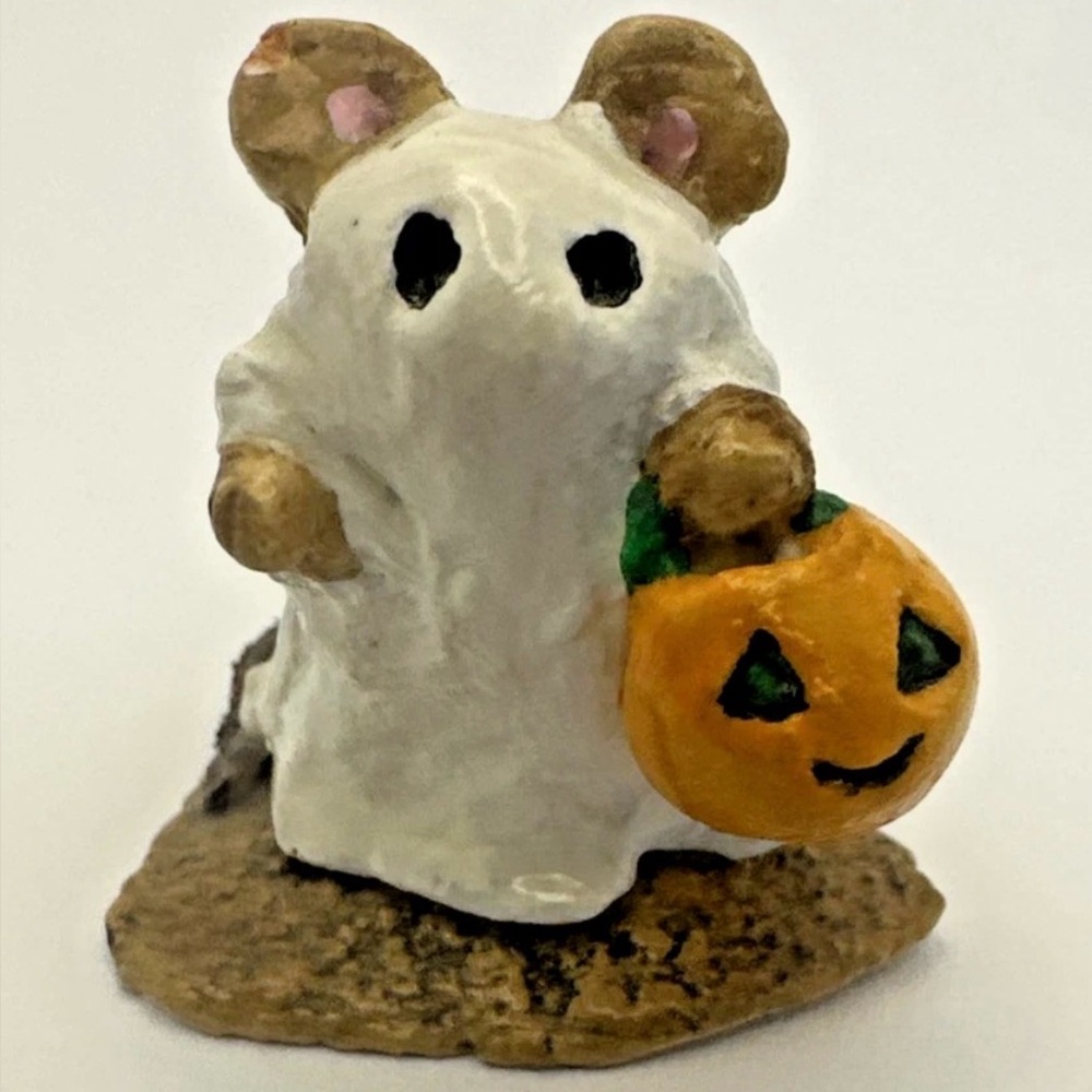 Wee Forest Folk M-062 "Little Ghost " Halloween WFF Annette Peterson 1981